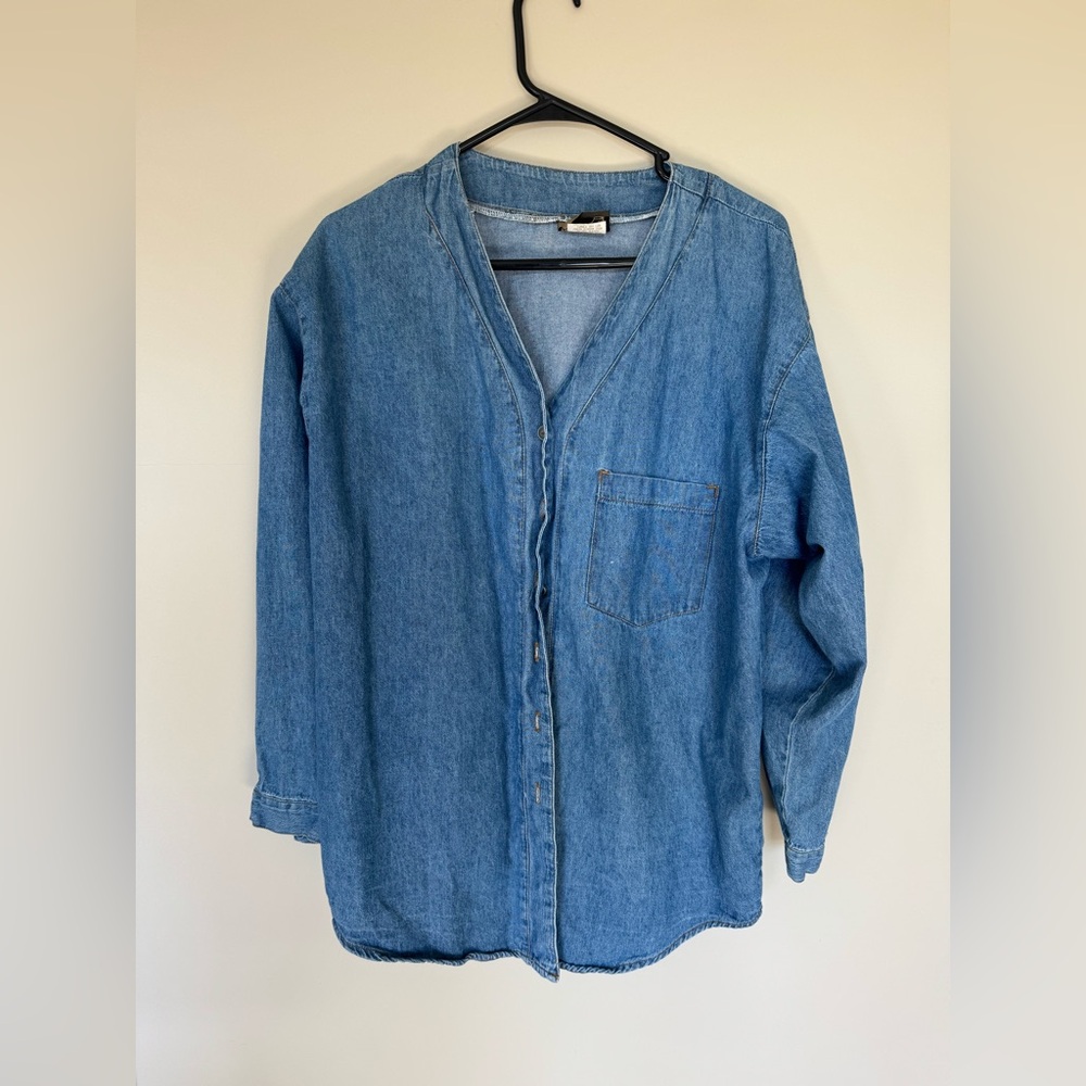 Vintage Blue women’s Jean like long sleeve top- size large